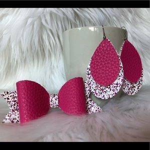 Mommy and me earring and bow set